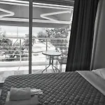 Nikolaidis Apartamento *