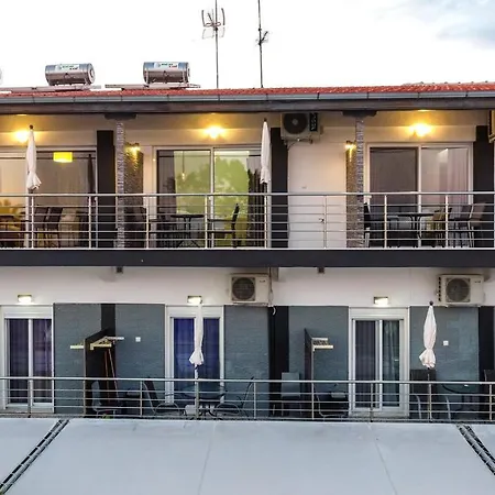 Nikolaidis شقة نيا بلاجيا