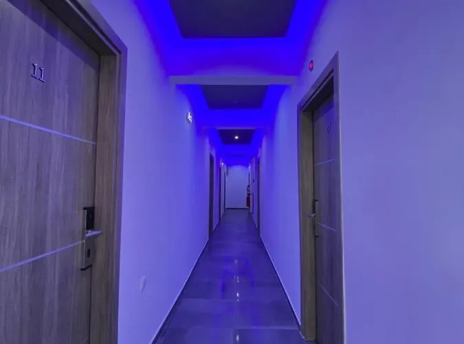 Nikolaidis 尼亚普拉加